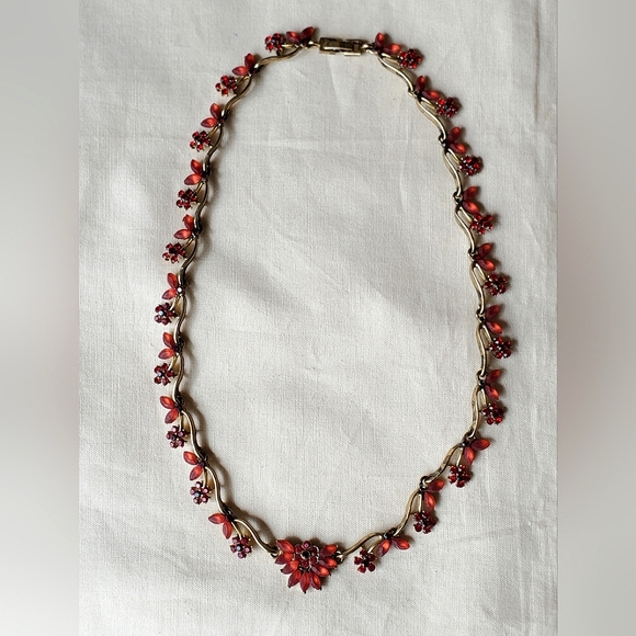 Red Rhinestone leaves vine necklace and Earrings Set - Picture 7 of 14